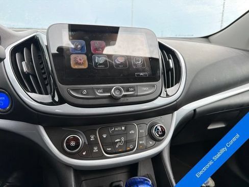 Used 2017 Chevrolet Volt LT w/ Comfort Package FWD image 10