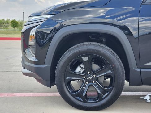 New 2027 Chevrolet Equinox LT w/ Convenience Package II FWD image 11