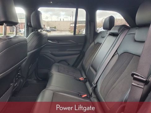 Used 2024 Jeep Grand Cherokee Altitude AWD/4WD image 38