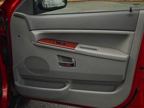 Used 2005 Jeep Grand Cherokee Limited AWD/4WD image 31
