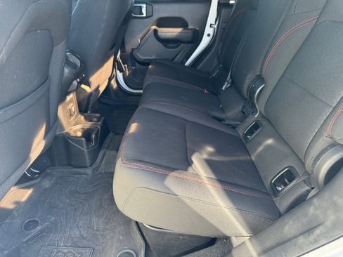 Used 2023 Jeep Gladiator Rubicon w/ Trailer Tow Package image 17