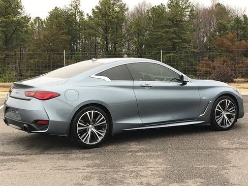 Used 2019 INFINITI Q60 3.0t Luxe w/ Essential Package image 4