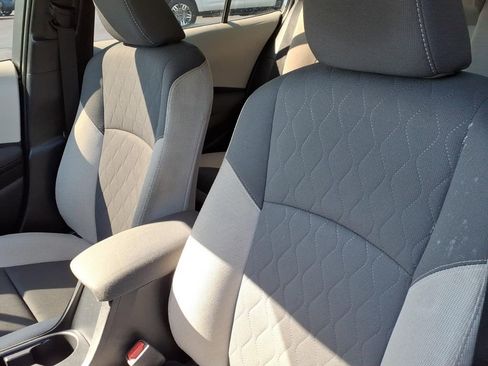 Used 2025 Toyota Corolla LE image 14