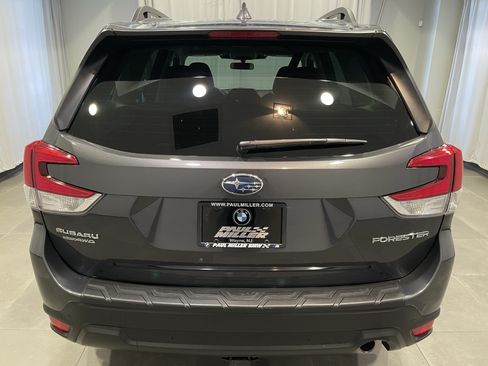 Used 2023 Subaru Forester Limited AWD/4WD image 5