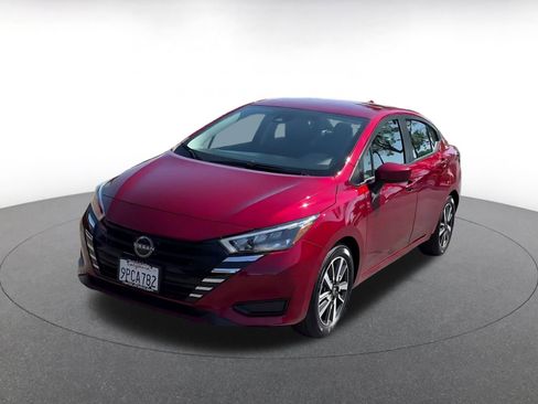 Used 2025 Nissan Versa SV image 7