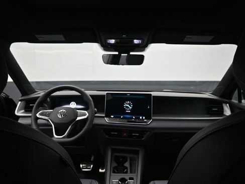 New 2026 Volkswagen Tiguan SE R-Line AWD/4WD image 10