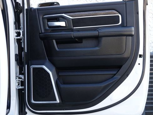 Used 2020 RAM 2500 Laramie image 36