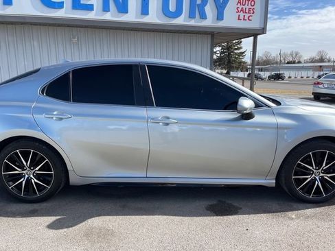 Used 2022 Toyota Camry SE image 15