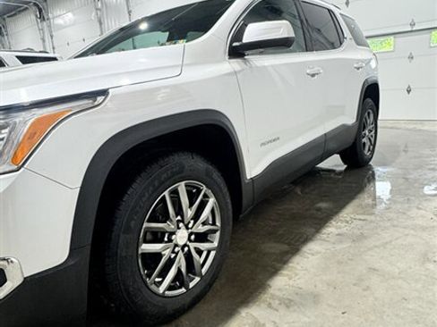 Used 2017 GMC Acadia SLT AWD/4WD image 4