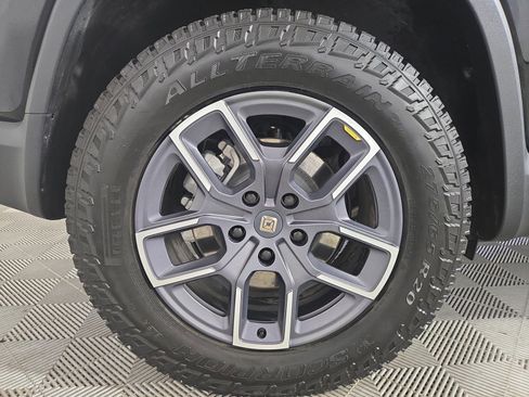 Used 2024 Rivian R1S Adventure AWD/4WD image 12