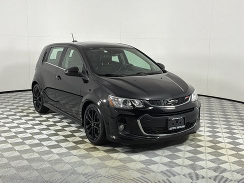 Used 2019 Chevrolet Sonic Premier w/ Driver Confidence Package FWD image 3