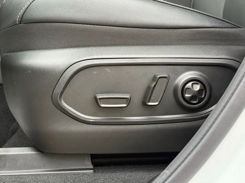 New 2026 Jeep Grand Cherokee L Limited AWD/4WD image 16