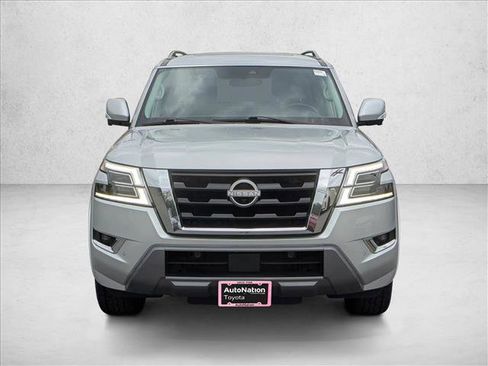 Used 2023 Nissan Armada SL w/ Captain's Chairs Package image 2