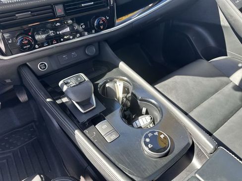 Certified 2023 Nissan Rogue SL w/ SL Premium Package image 27