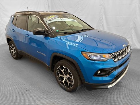 Used 2024 Jeep Compass Limited AWD/4WD image 10