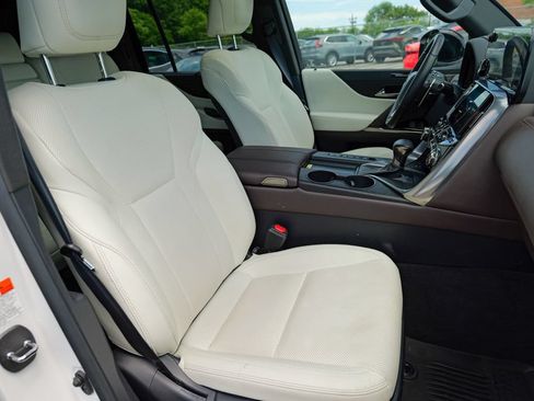 Used 2024 Lexus LX 600 4WD w/ Appearance Package image 40