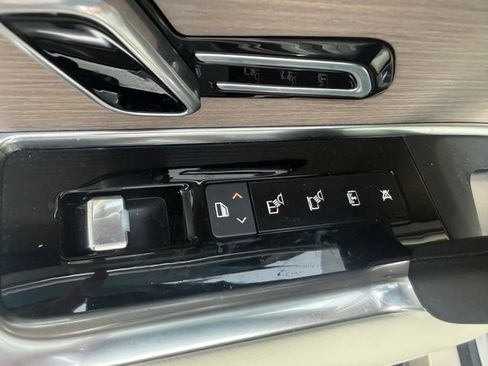 Used 2025 Land Rover Range Rover SE AWD/4WD image 29