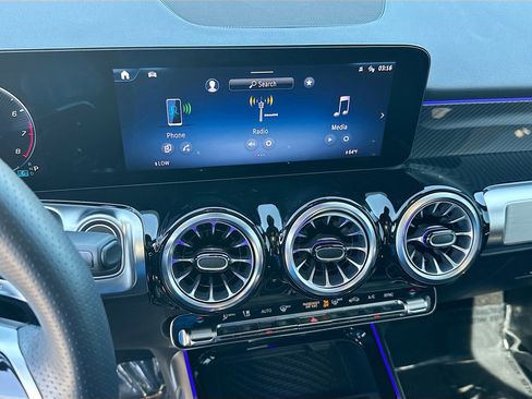 Used 2025 Mercedes-Benz GLB 35 AMG 4MATIC image 13