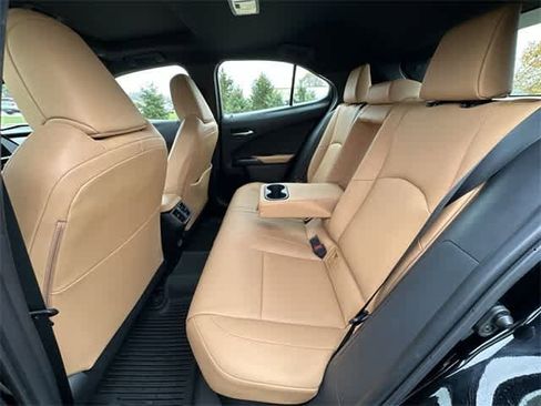 Used 2023 Lexus UX 250h AWD w/ Premium Package image 19