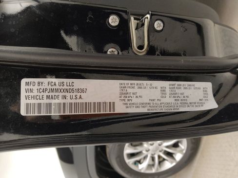 Used 2022 Jeep Cherokee Latitude Lux w/ Sun & Sound Group image 33