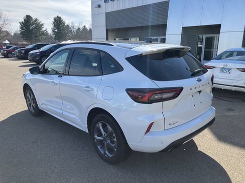 Used 2023 Ford Escape ST-Line w/ Tech Pack #1 AWD/4WD image 8