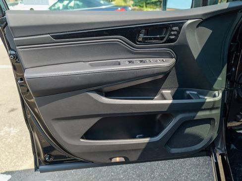 Used 2023 Honda Odyssey Touring image 17