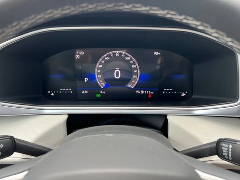 New 2026 Volkswagen Taos SE FWD image 16