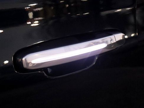 Used 2020 Cadillac Escalade ESV Premium Luxury image 45