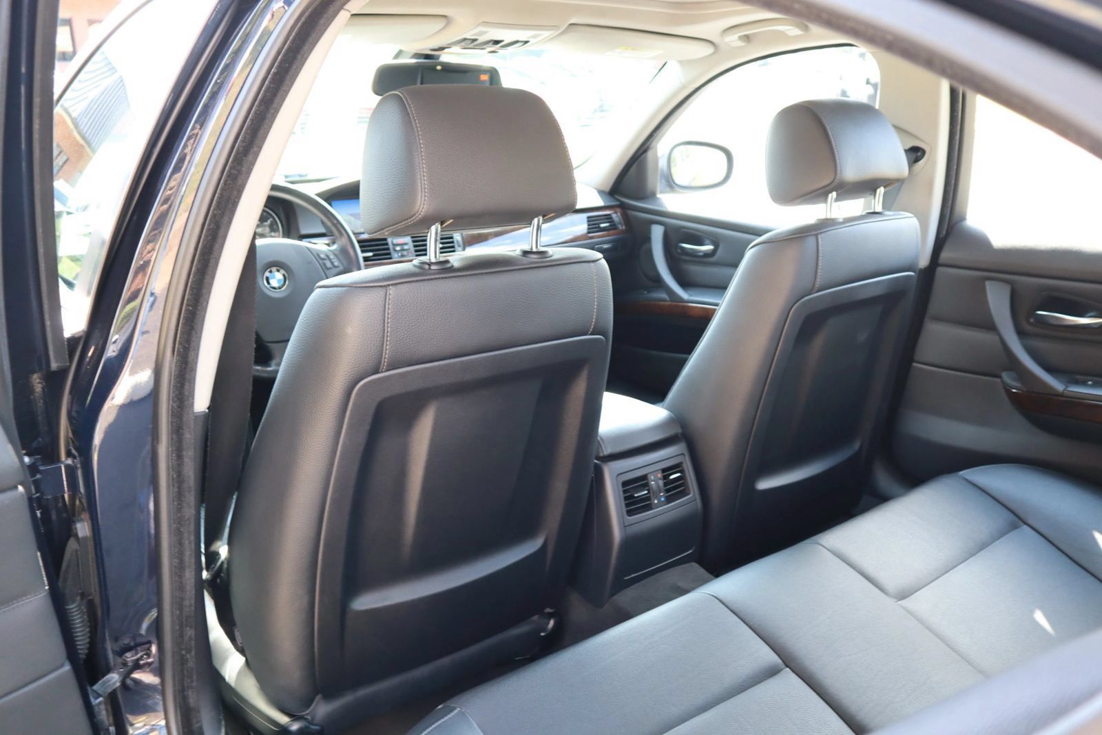 Used 2010 BMW 335d Sedan RWD image 11