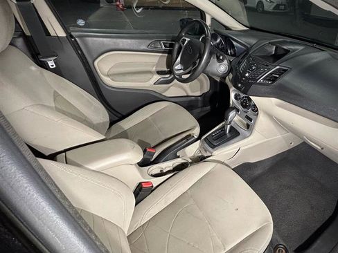 Used 2015 Ford Fiesta SE image 11