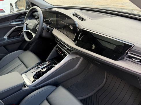 New 2025 Audi Q5 Premium Plus image 11
