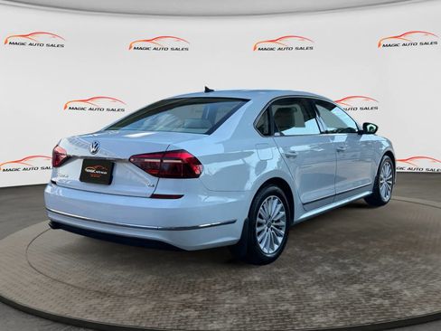 Used 2017 Volkswagen Passat 1.8T SE FWD image 10
