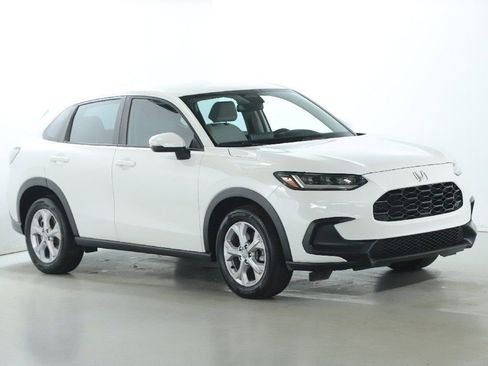 Used 2023 Honda HR-V LX image 9