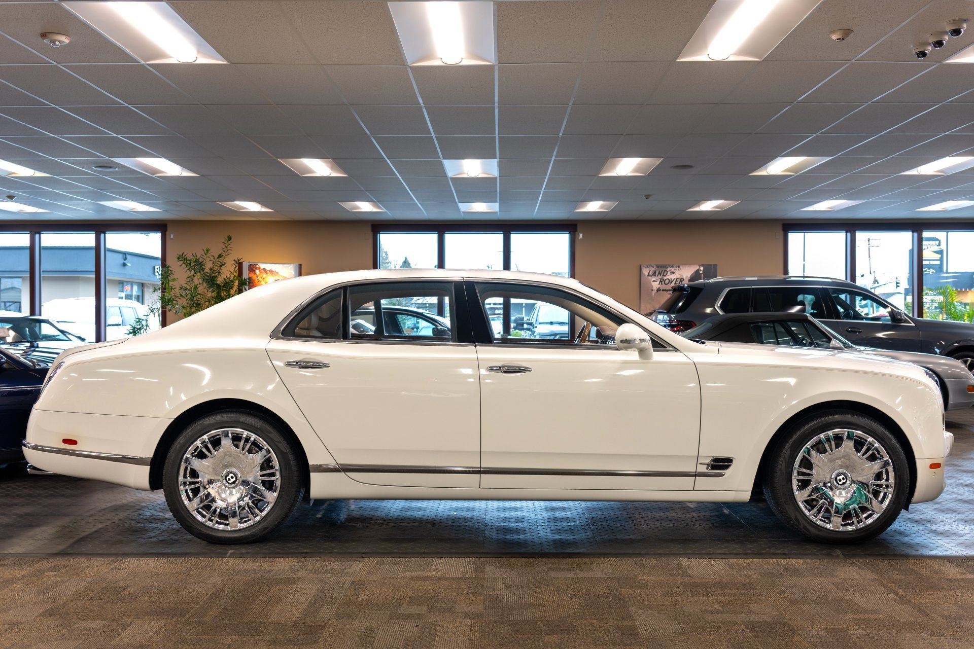 Used 2013 Bentley Mulsanne RWD image 3