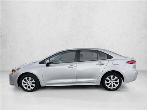 Used 2023 Toyota Corolla LE image 4