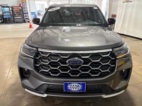 Certified 2025 Ford Explorer Platinum AWD/4WD image 3