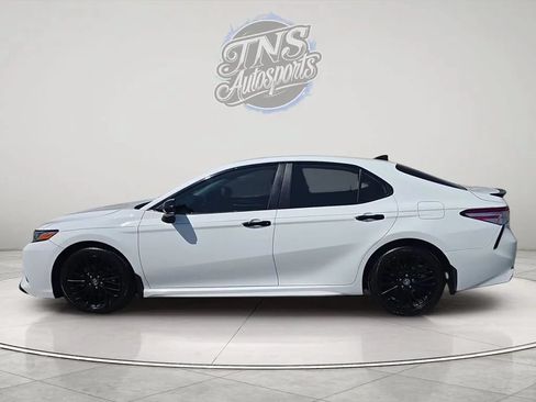 Used 2020 Toyota Camry SE FWD image 2