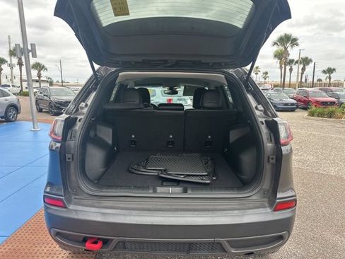 Used 2022 Jeep Cherokee Trailhawk AWD/4WD image 44