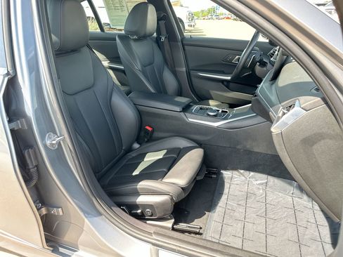 Used 2024 BMW 330i xDrive Sedan w/ Convenience Package image 23