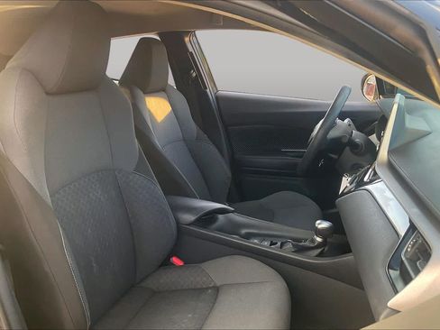 Used 2020 Toyota C-HR LE FWD image 9