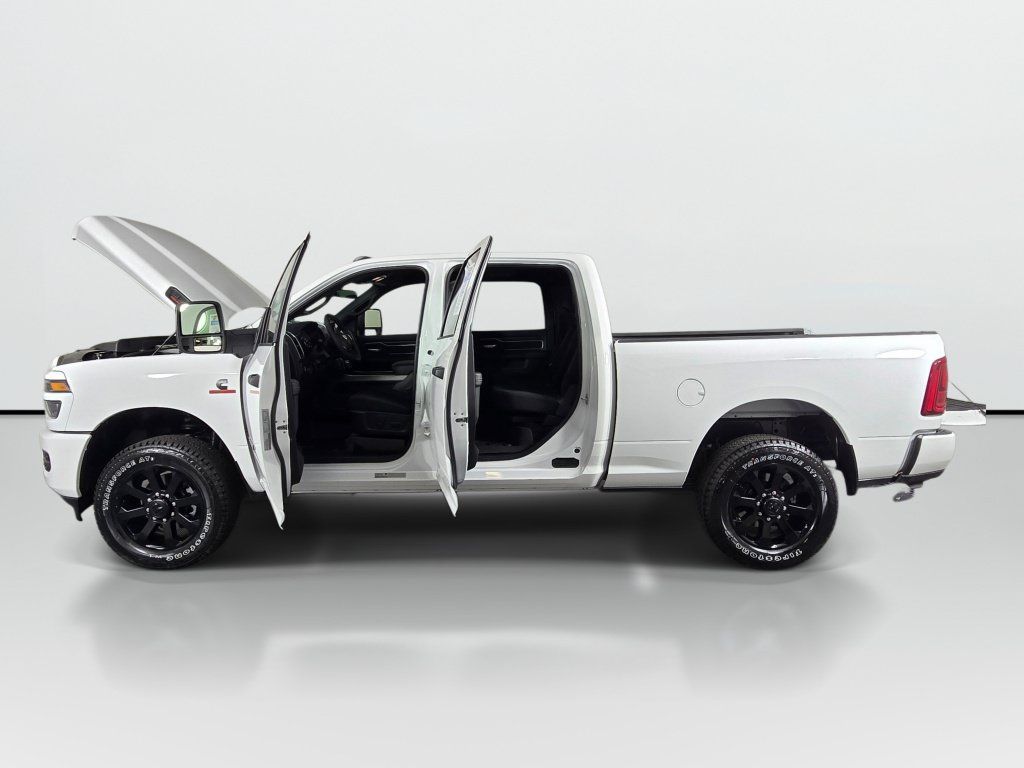 New 2026 RAM 3500 Big Horn AWD/4WD image 10