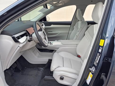 Used 2025 Volvo EX90 Ultra AWD/4WD image 17