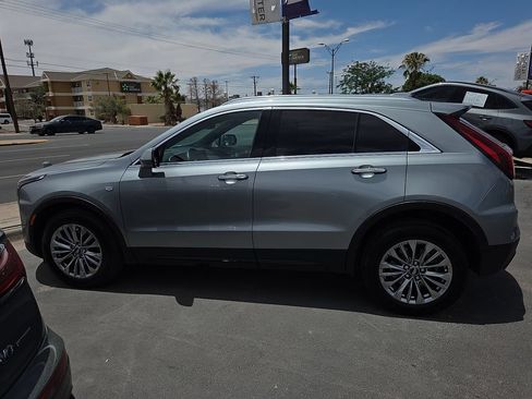Used 2025 Cadillac XT4 Premium Luxury FWD image 2