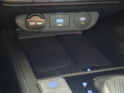 Used 2025 Hyundai Elantra Limited FWD image 30