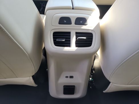 Used 2023 Buick Envision Avenir image 17