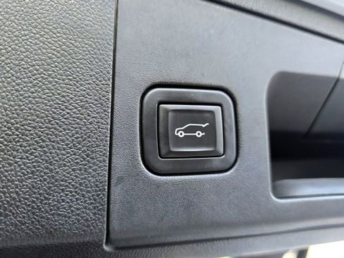 Used 2023 Cadillac XT4 Sport FWD image 33