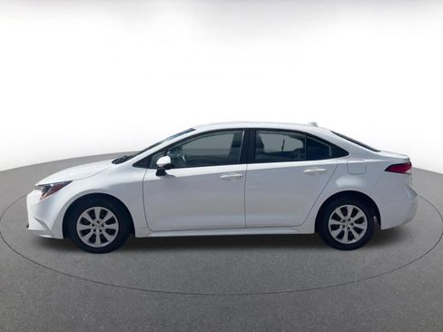 Used 2025 Toyota Corolla LE image 9