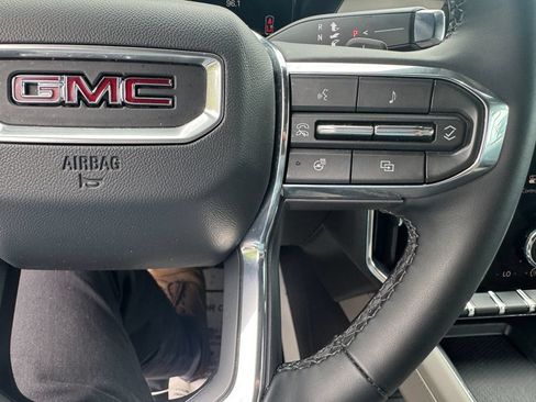 Used 2026 GMC Acadia Elevation w/ Elevation Premium Package AWD/4WD image 23