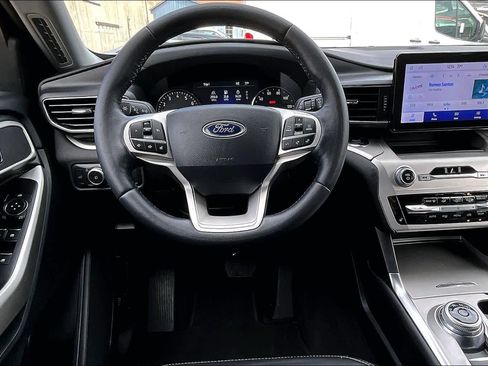 Certified 2022 Ford Explorer XLT w/ Equipment Group 202A image 6