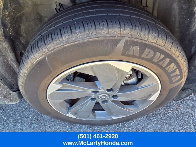 Used 2025 Nissan Rogue SV AWD/4WD image 9
